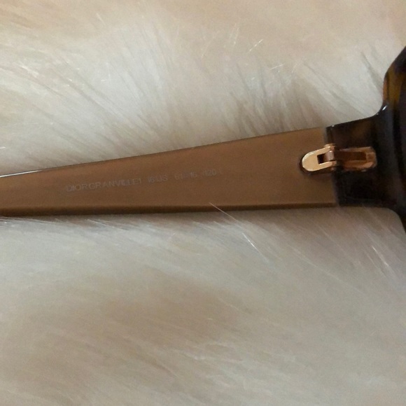 CHRISTIAN DIOR two-tone classic sunglasses! - Picture 8 of 10